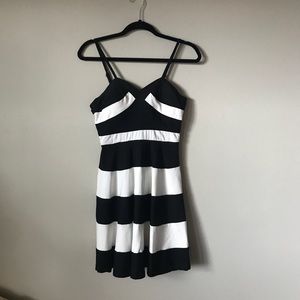 Black and White Dress - med - NWT